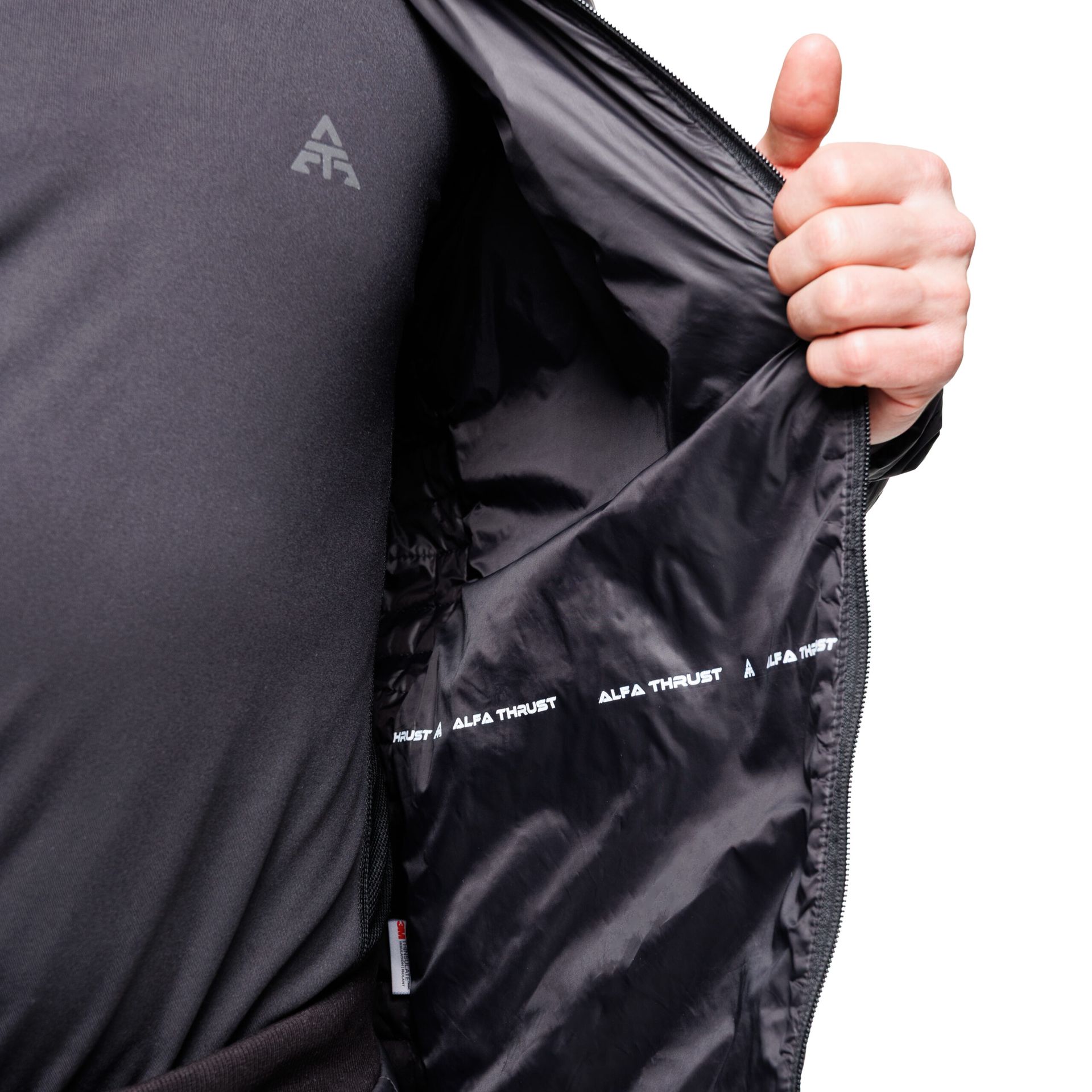 Alfa Thrust Patric Wolf – kurtka motocyklowa, zbliżenie na czarną podszewkę i wewnętrzną kieszeń zimowej kurtki męskiej